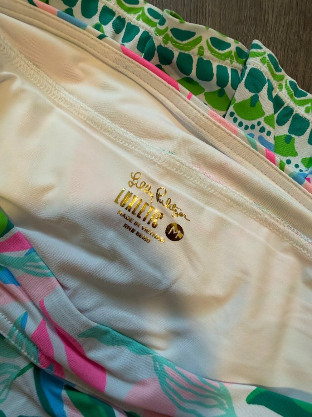 NWT/NWOT Lilly Pulitzer 4-Piece Set (Luxletic Skort Size M & Accessories) PWP - Picture 6 of 12
